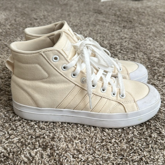 Adidas cream color sneakers size 8 - Picture 1 of 10